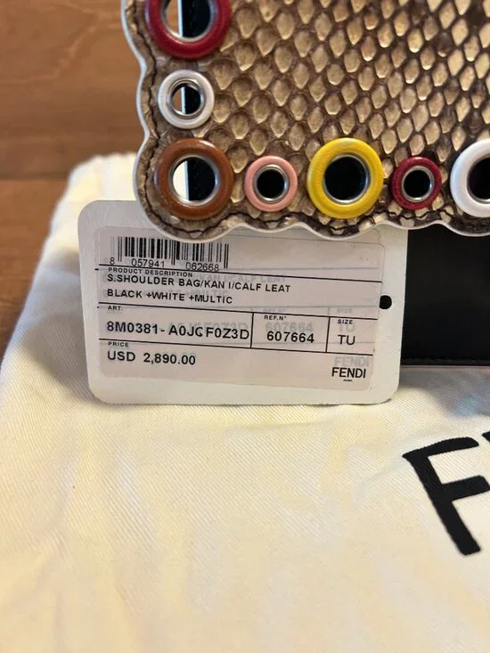 Authentic Fendi Kan Chain Shoulder Bag in Black Calfskin and Scalloped Snakeskin - Picture 2 of 12